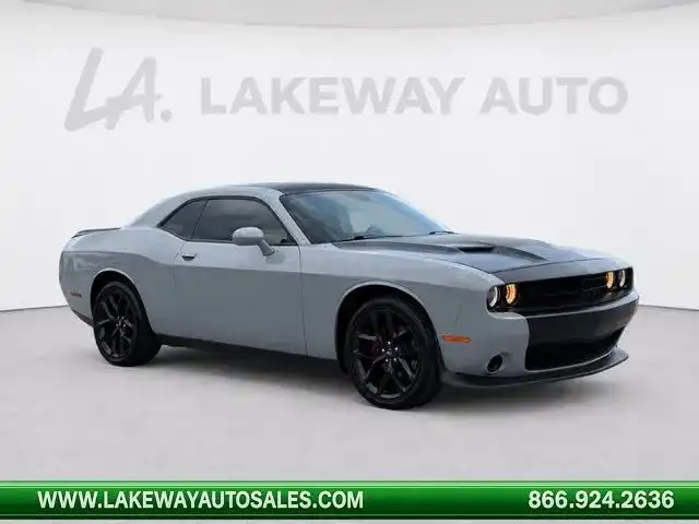 2021 Dodge Challenger SXT Auto's photo
