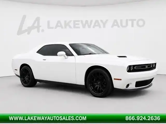 2018 Dodge Challenger SXT Plus's photo
