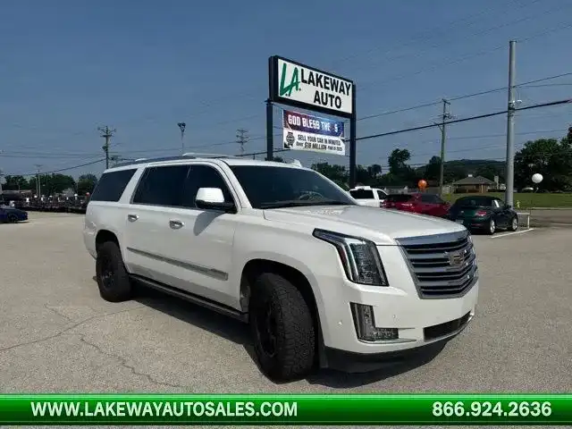 2017 Cadillac Escalade ESV AWD Platinum's photo