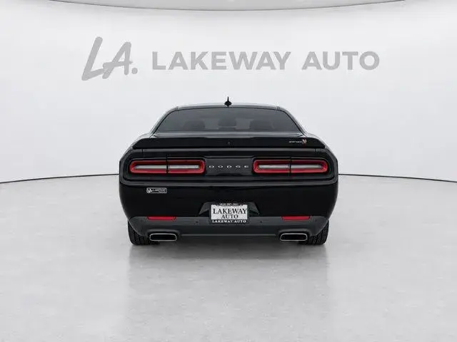 2016 Dodge Challenger Scat Pack photo 4