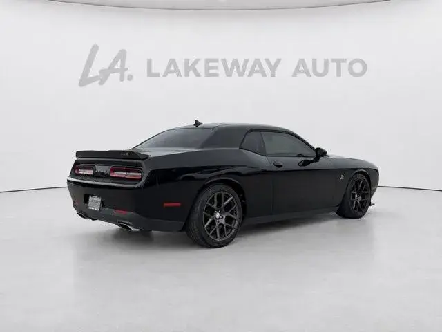2016 Dodge Challenger Scat Pack photo 3