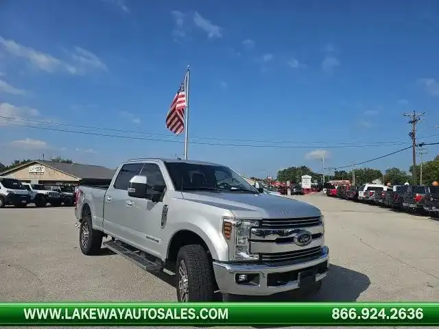 2018 Ford F-250 Lariat 4WD Crew Cab 6-3/4' Box's photo