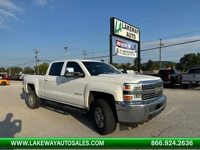 2015 Chevrolet Silverado HD 1LT 4WD Crew Cab Standard Box's photo
