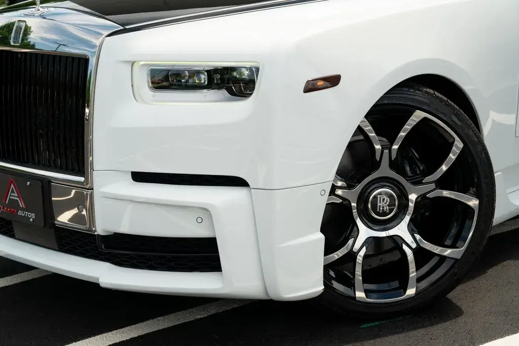 2022 Rolls-Royce Phantom Base photo 3
