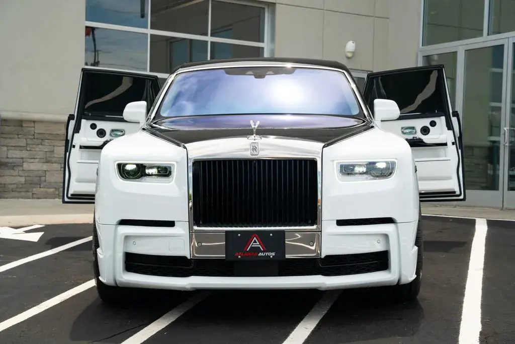 2022 Rolls-Royce Phantom Base photo 4
