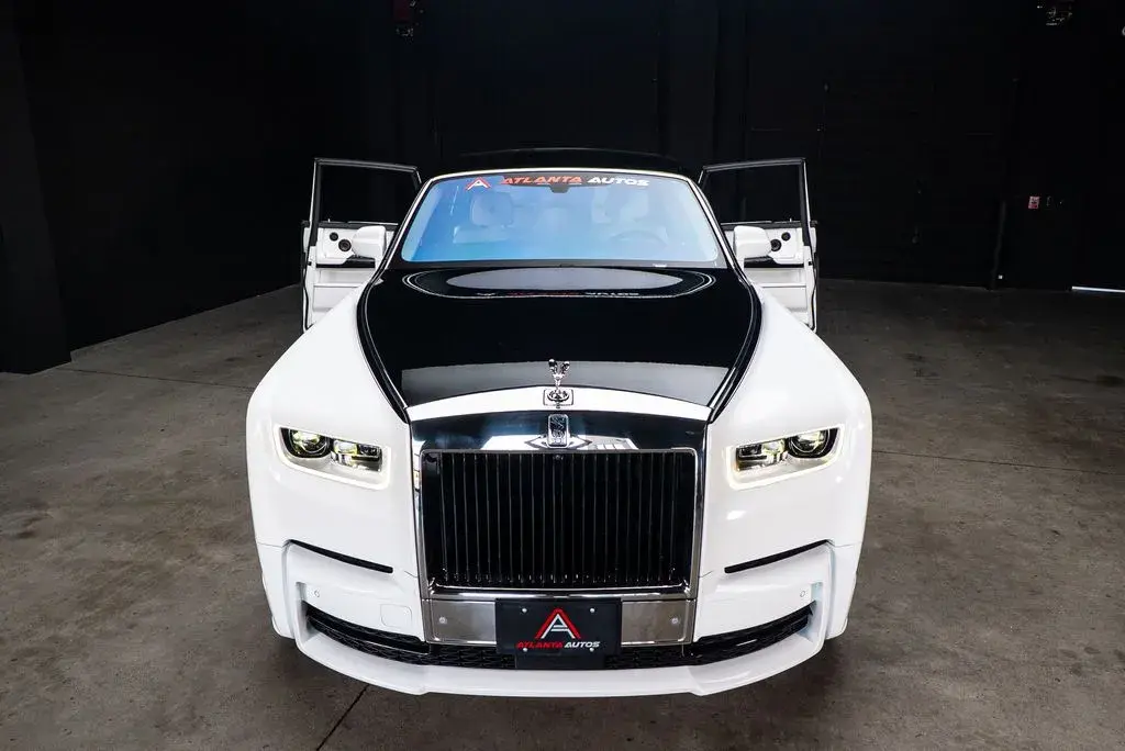 2022 Rolls-Royce Phantom Base photo 4
