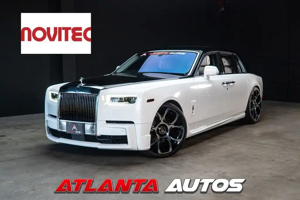 2022 Rolls-Royce Phantom Base's photo