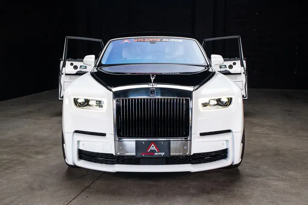 2022 Rolls-Royce Phantom Base photo 3