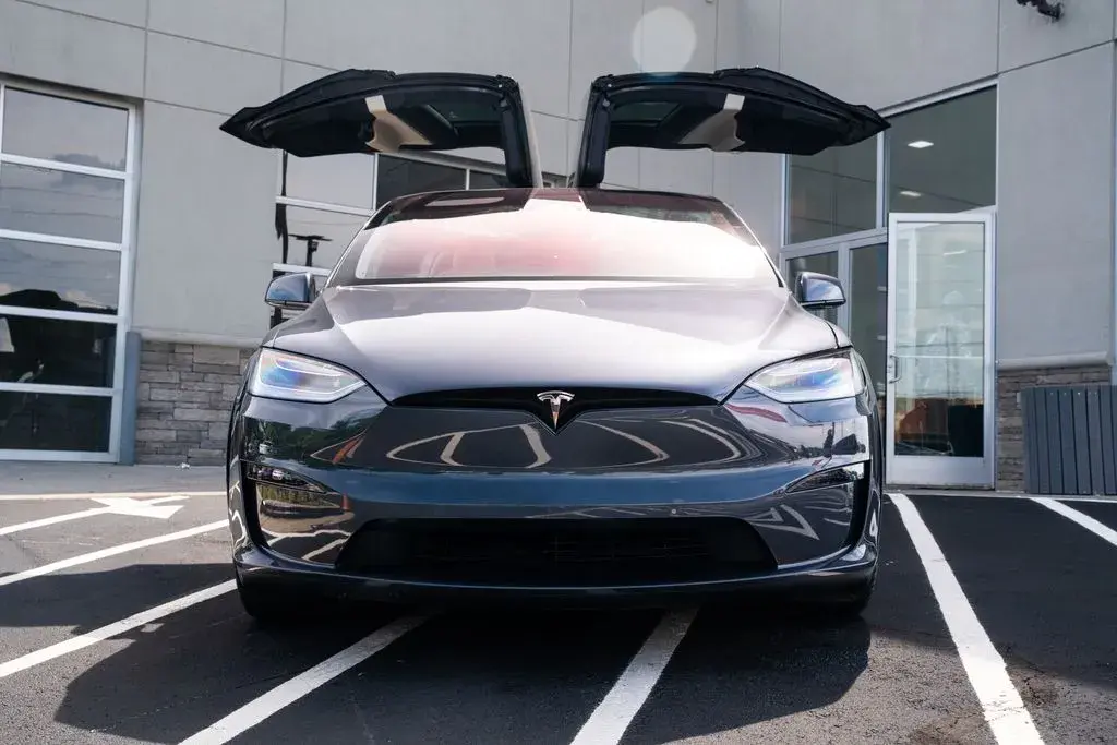2023 Tesla Model X Long Range photo 4