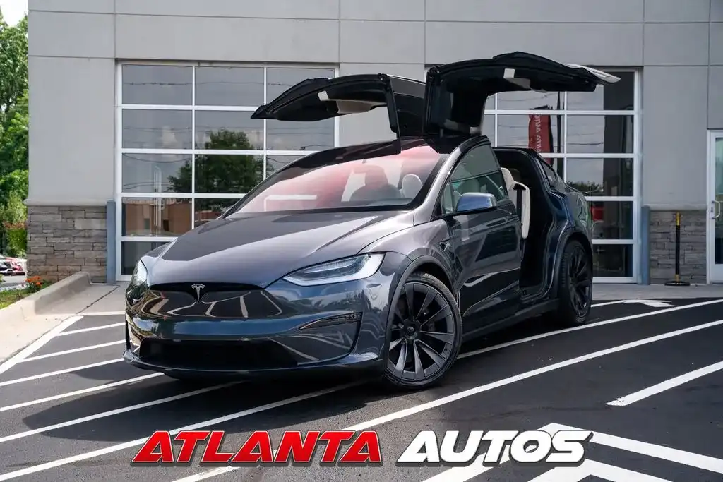 2023 Tesla Model X Long Range's photo