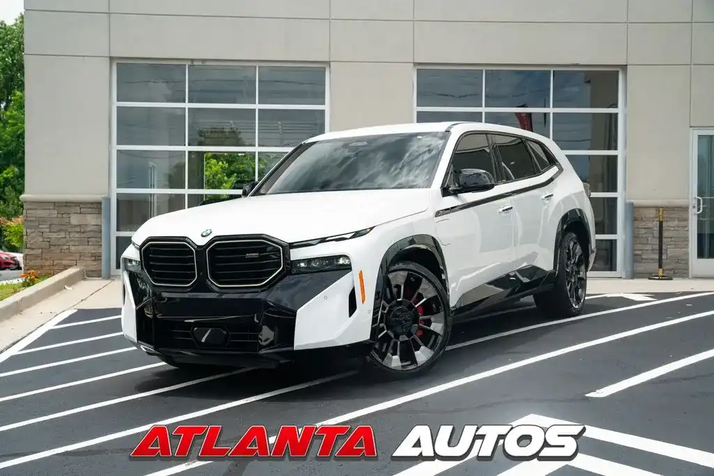 2024 BMW XM Base's photo
