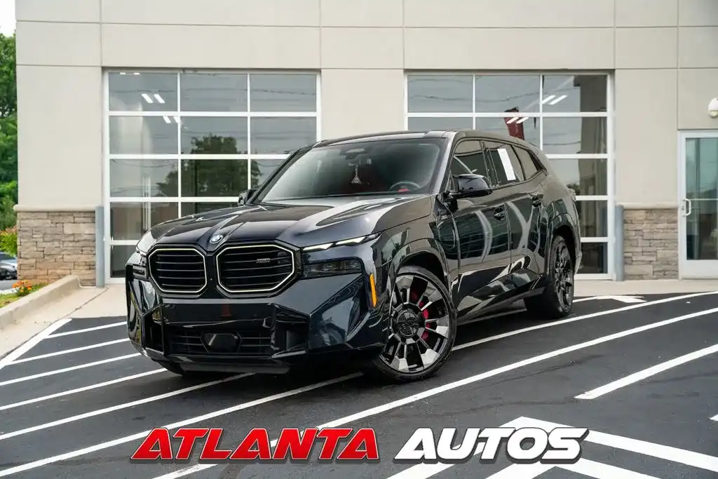 2023 BMW XM Base's photo
