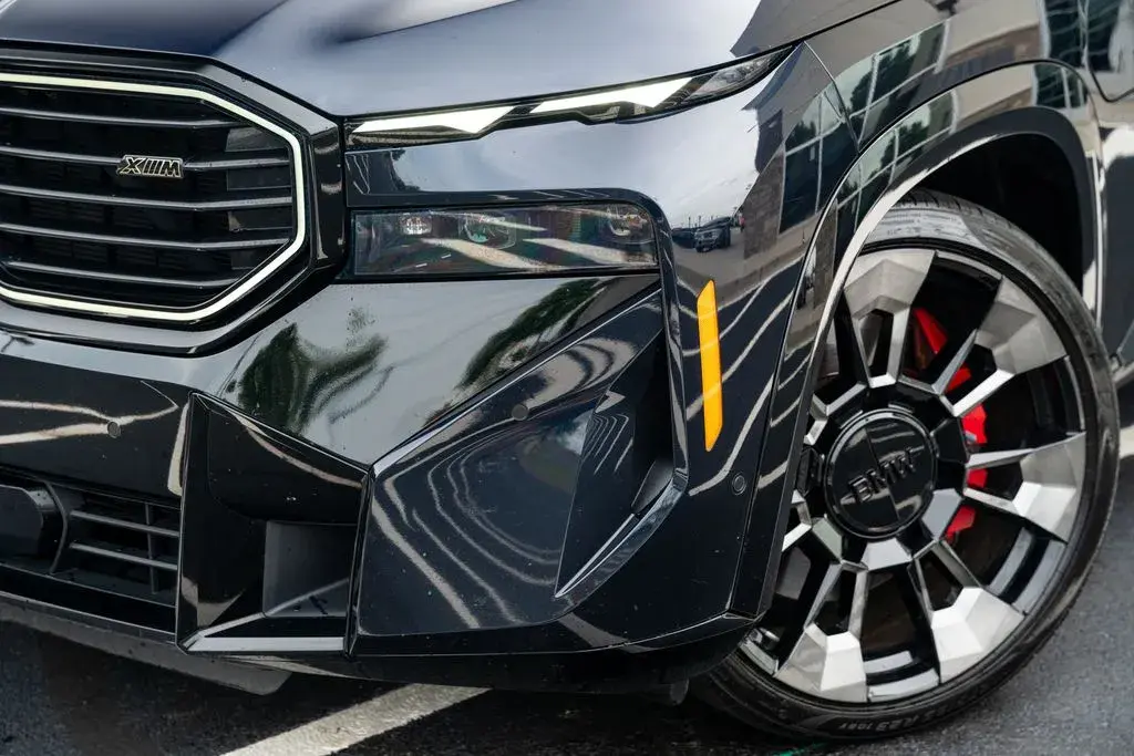 2023 BMW XM Base photo 3