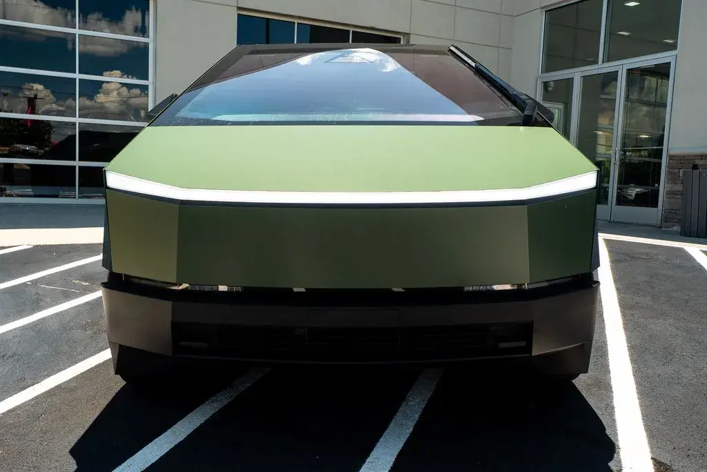 2024 Tesla Cybertruck All-Wheel Drive photo 3