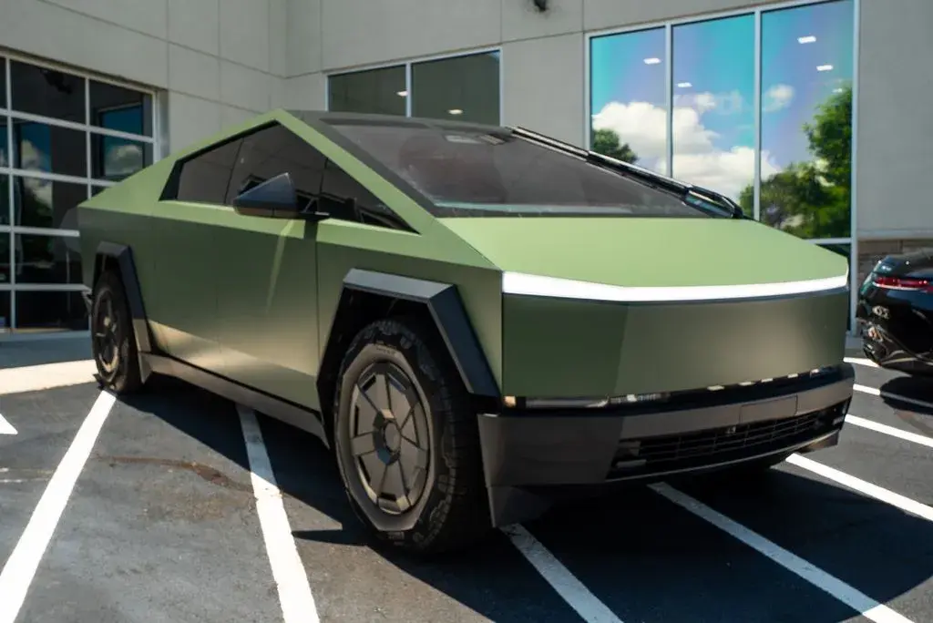 2024 Tesla Cybertruck All-Wheel Drive photo 4