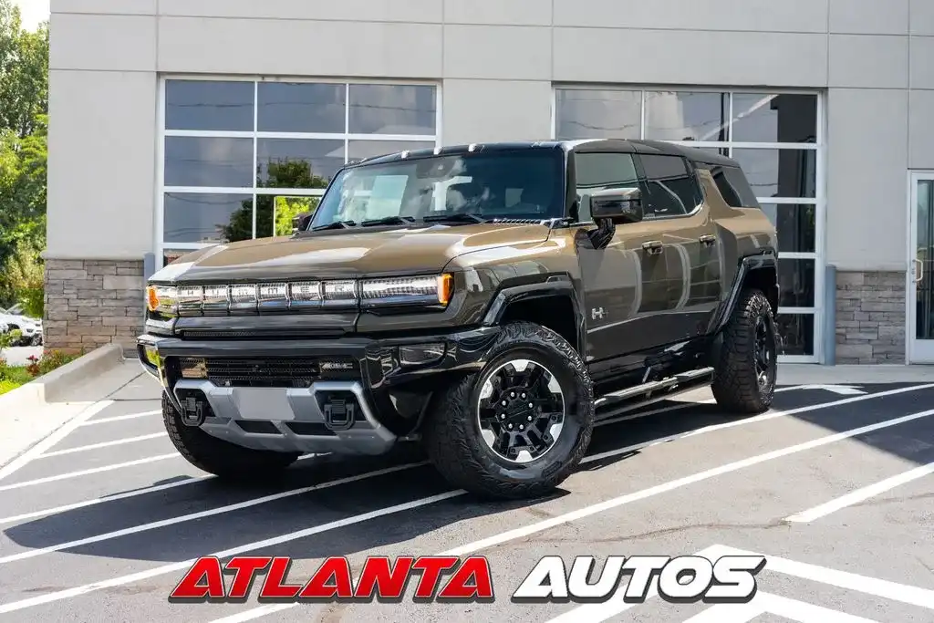 2025 GMC Hummer EV 2X SUV's photo
