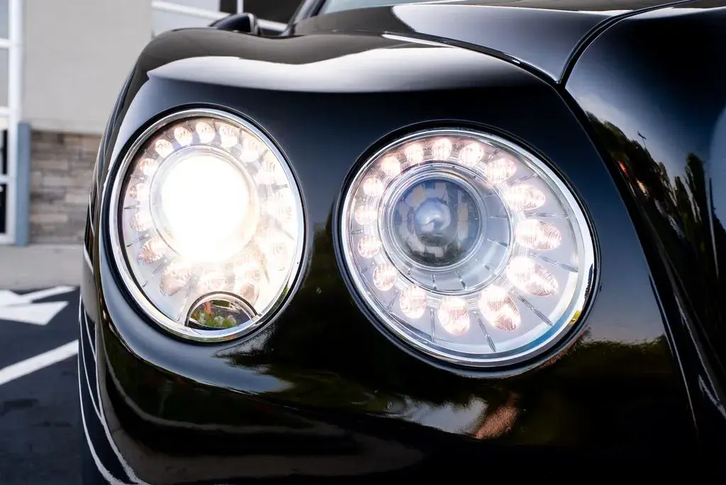 2015 Bentley Flying Spur V8 photo 4