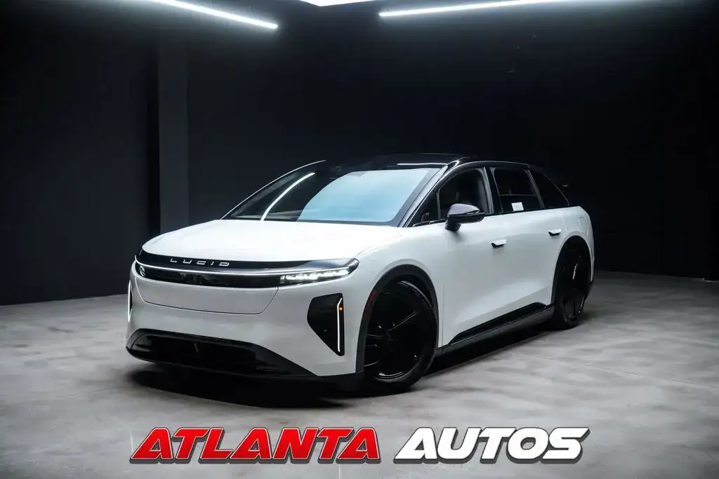 2026 Lucid Gravity Touring Auto's photo
