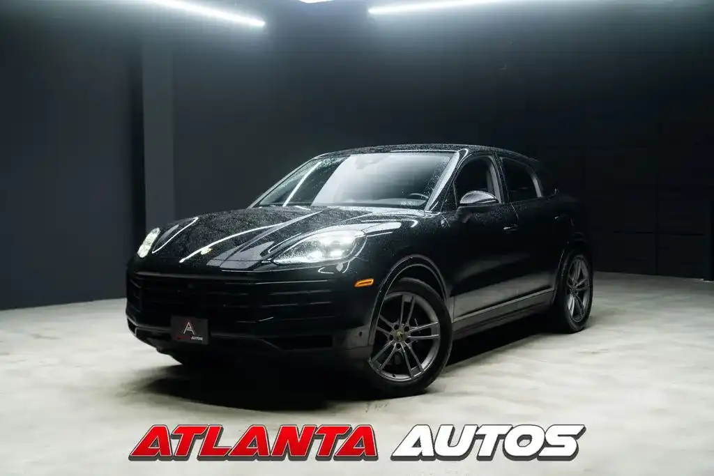 2024 Porsche Cayenne Base's photo