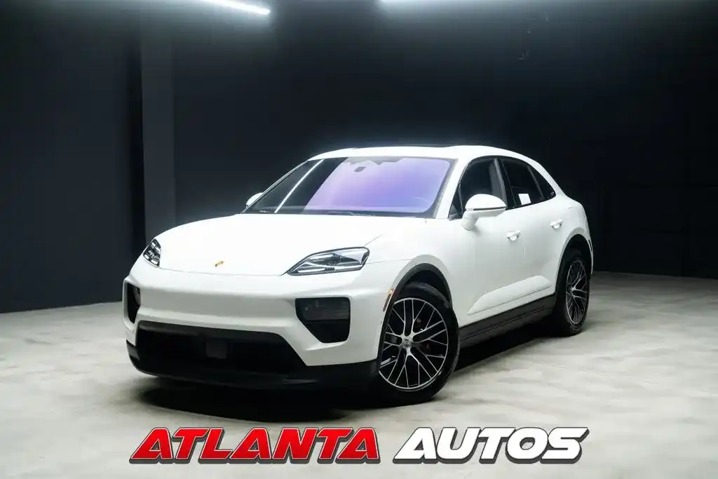 2025 Porsche Macan Macan 4S Electric's photo