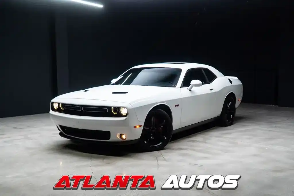2018 Dodge Challenger R/T's photo
