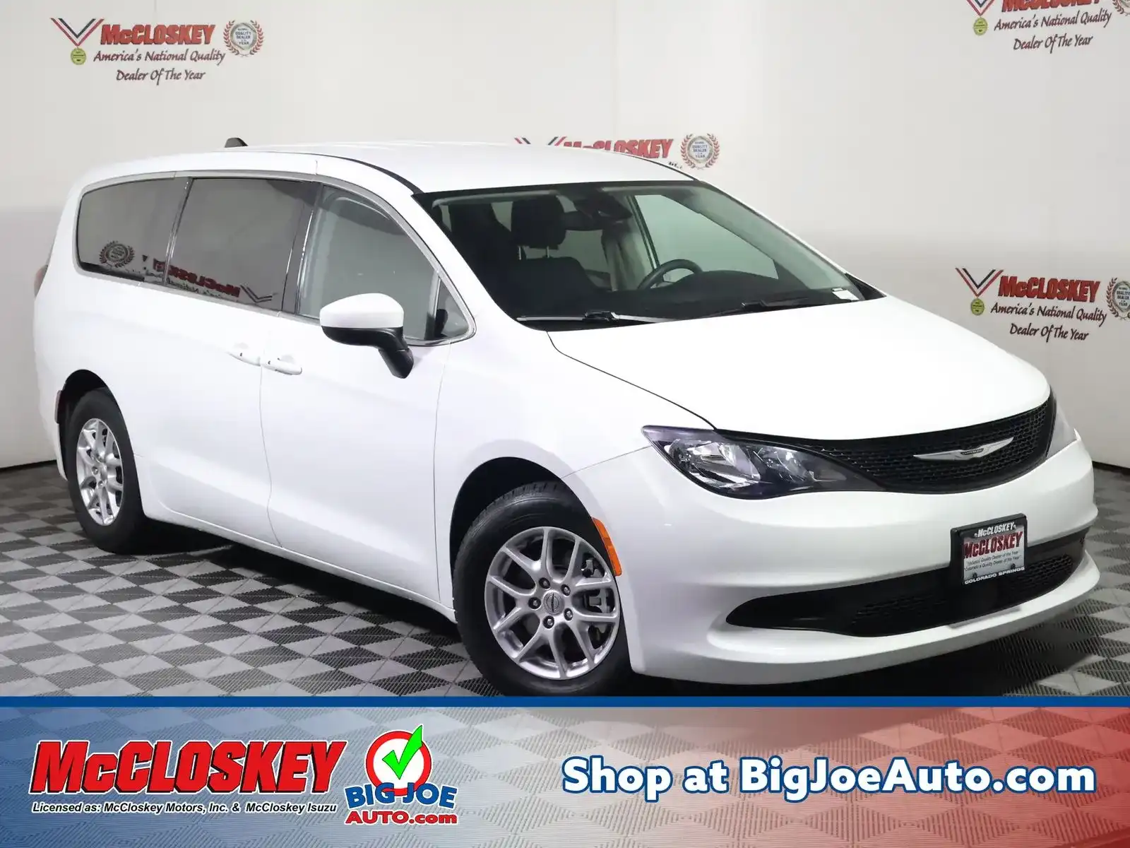 2023 Chrysler Voyager LX's photo