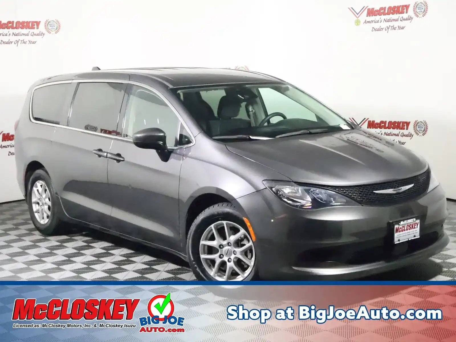 2023 Chrysler Voyager LX's photo