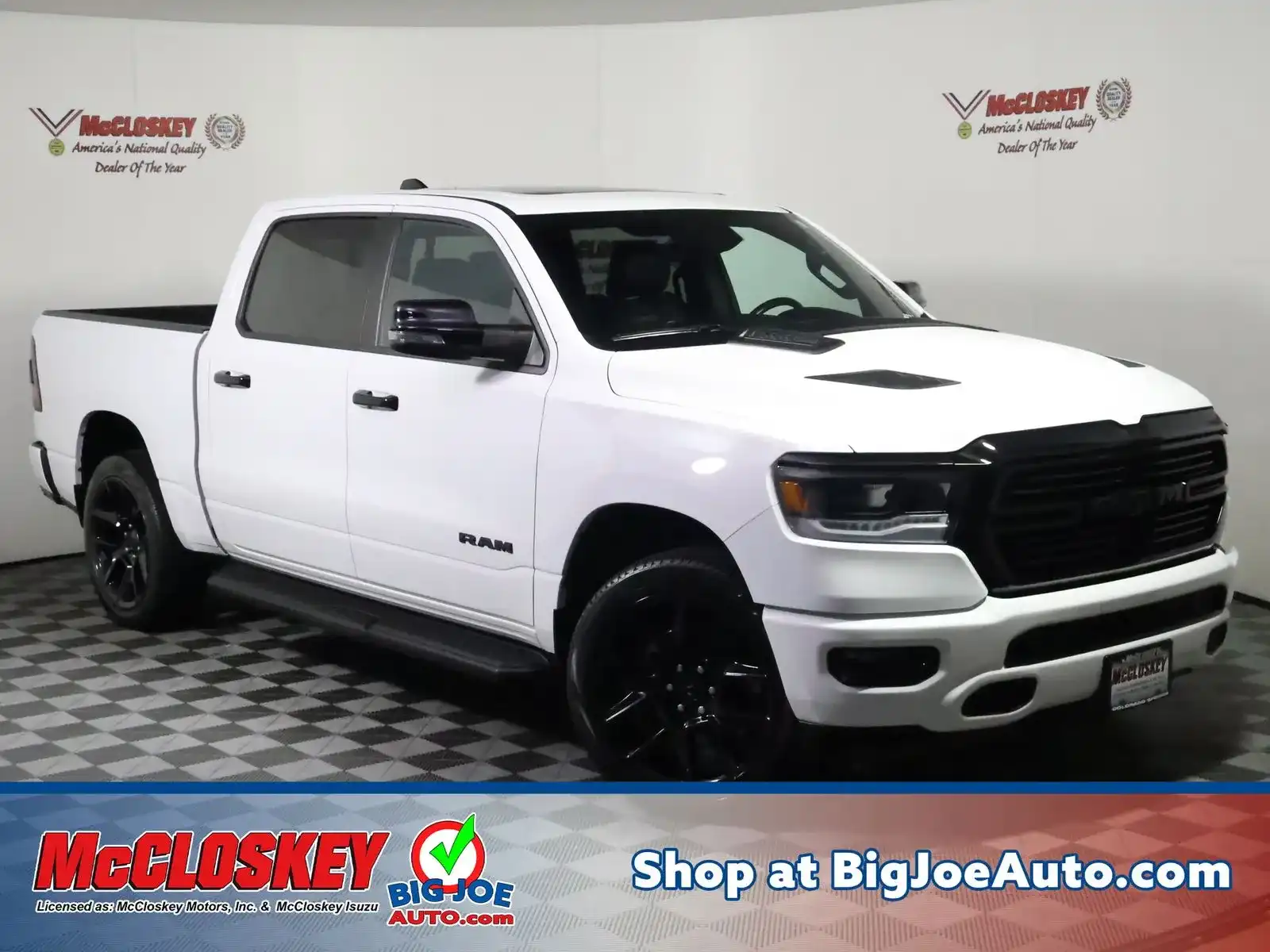 2024 RAM 1500 Laramie 4x4 Crew Cab 5'7's photo