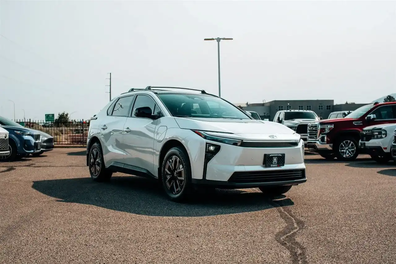 2026 Toyota bZ4X XLE AWD's photo