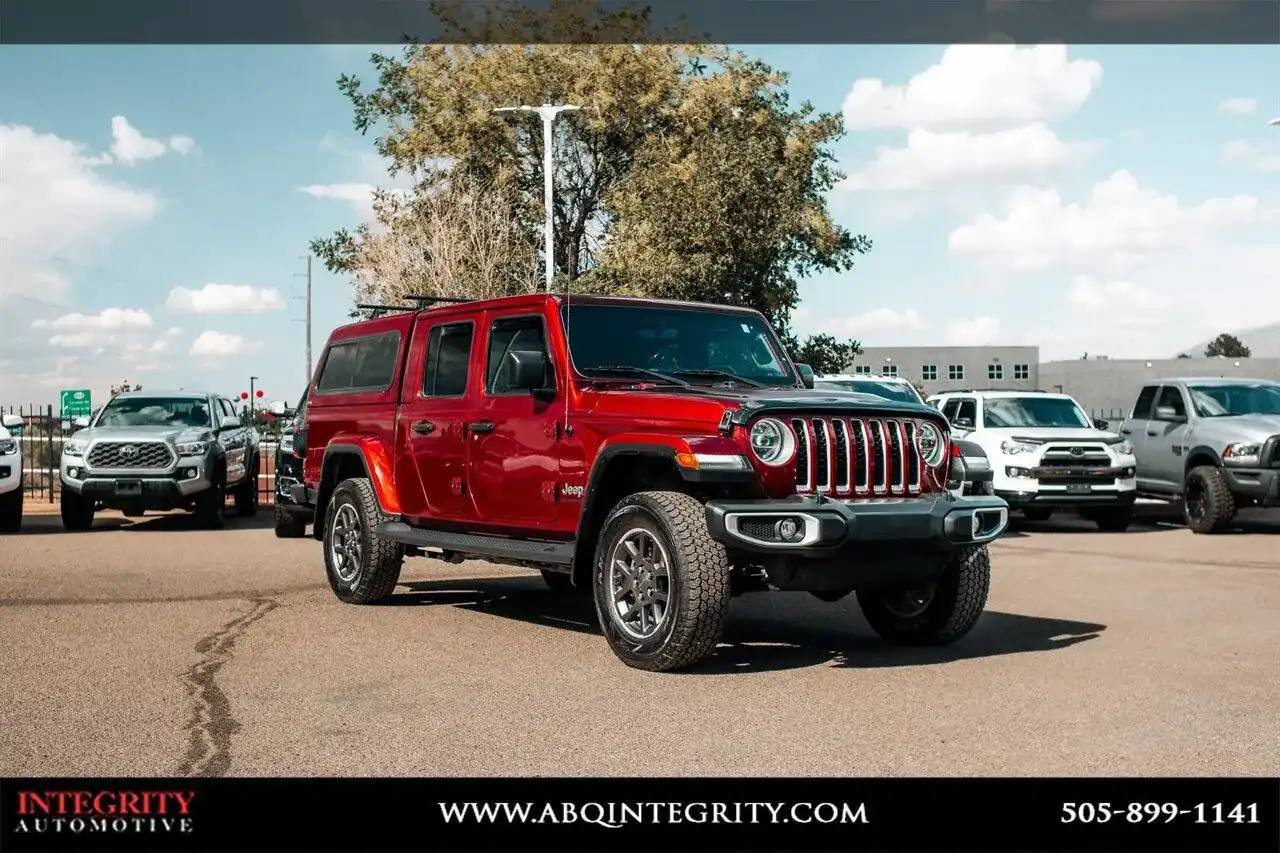 2021 Jeep Gladiator Overland's photo