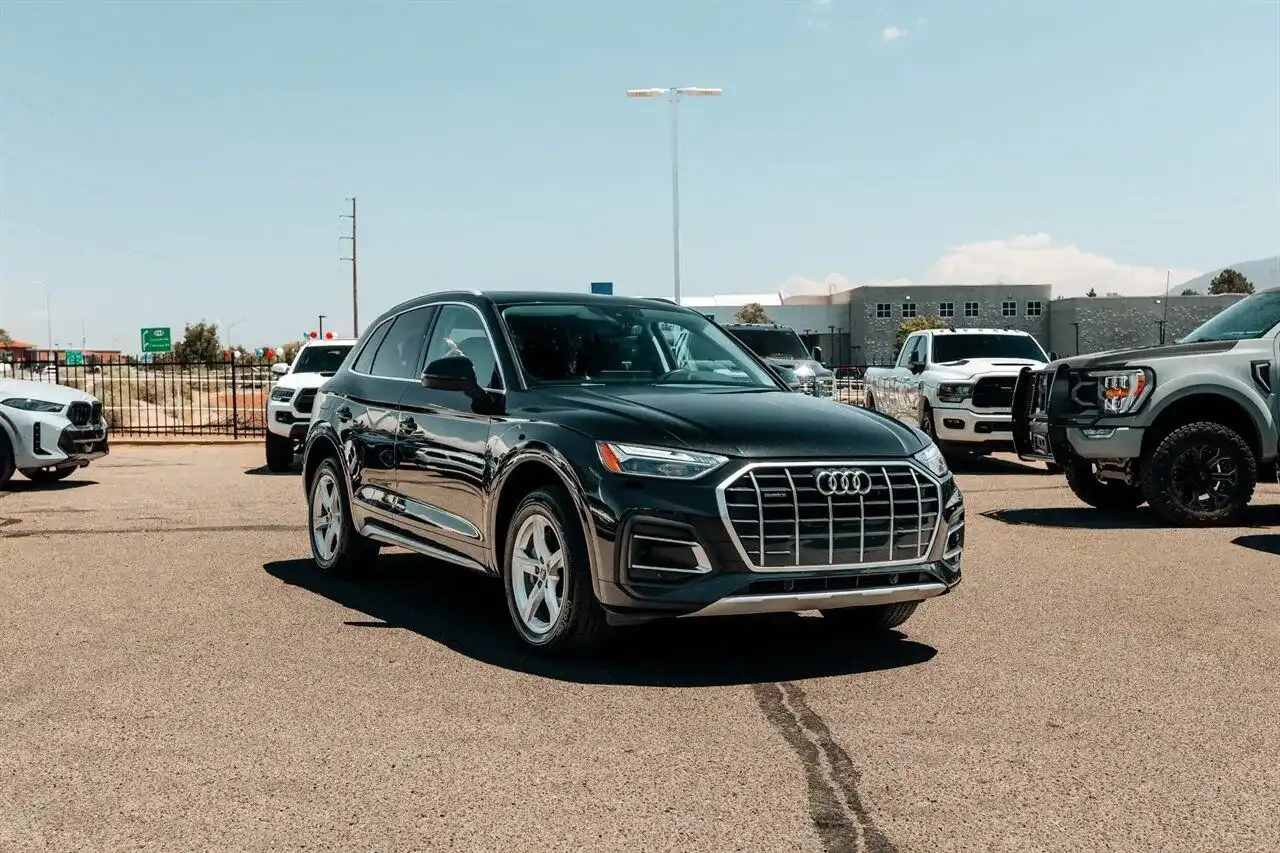 2023 Audi Q5 40 Premium's photo