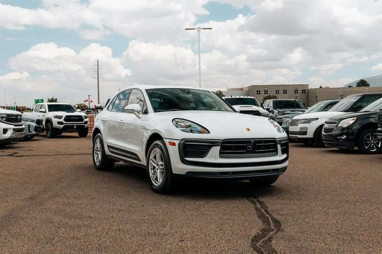 2024 Porsche Macan T's photo