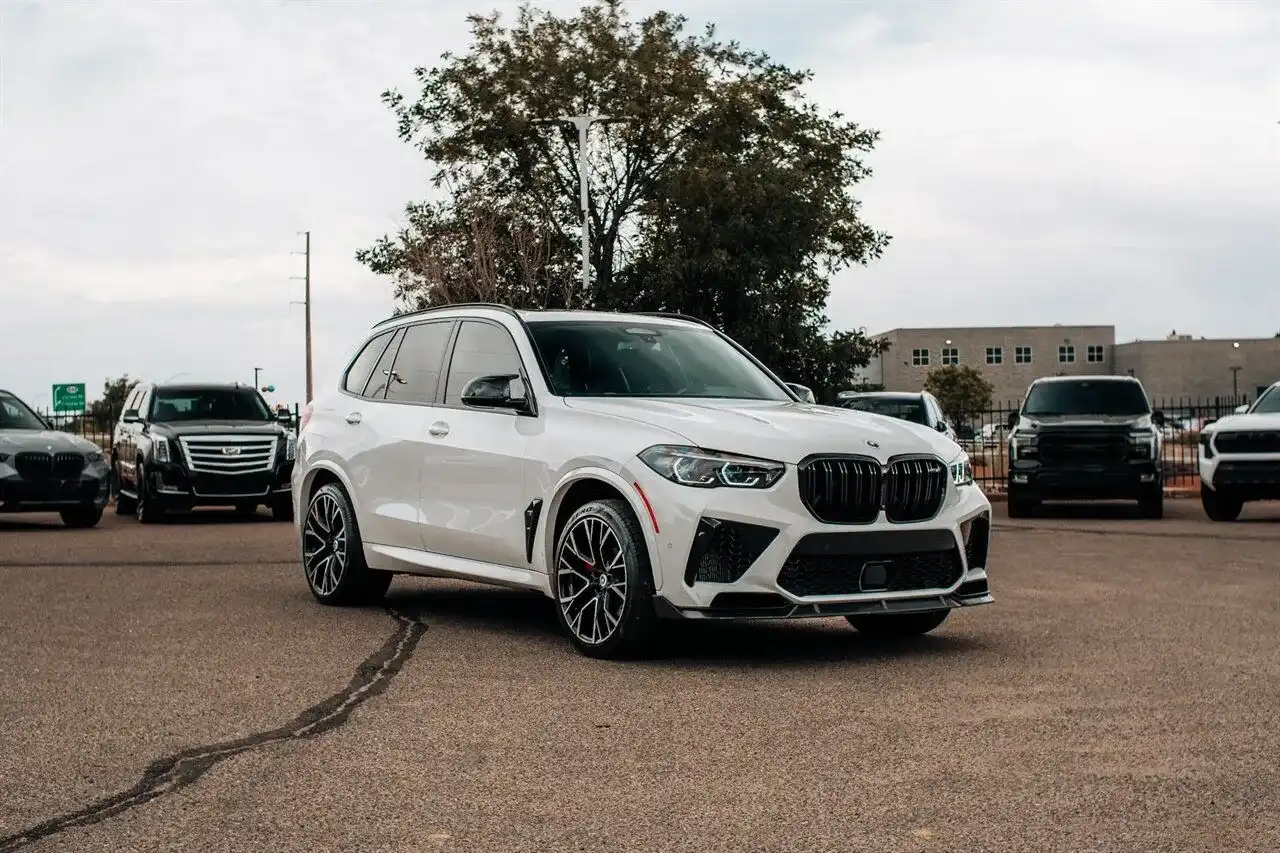 2022 BMW X5 M Base's photo