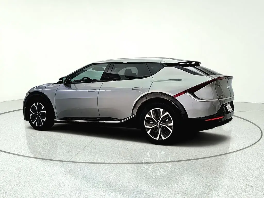 2022 Kia EV6 Wind AWD photo 5