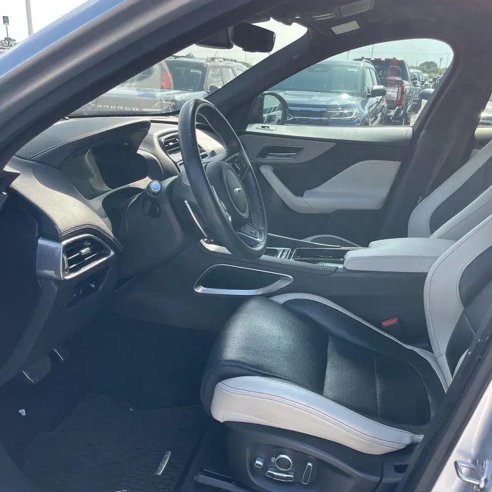 2020 Jaguar F-PACE S AWD photo 3
