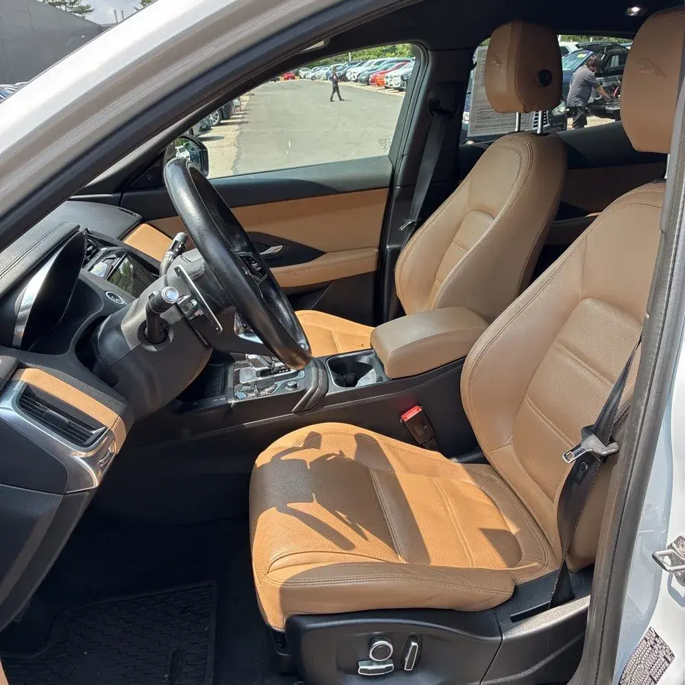 2021 Jaguar E-PACE P250 SE photo 3
