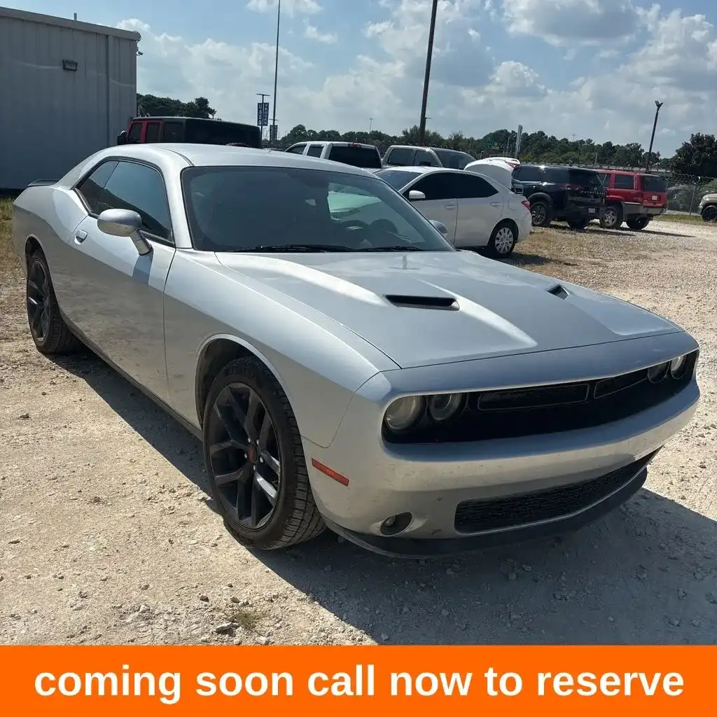 2020 Dodge Challenger SXT Auto's photo
