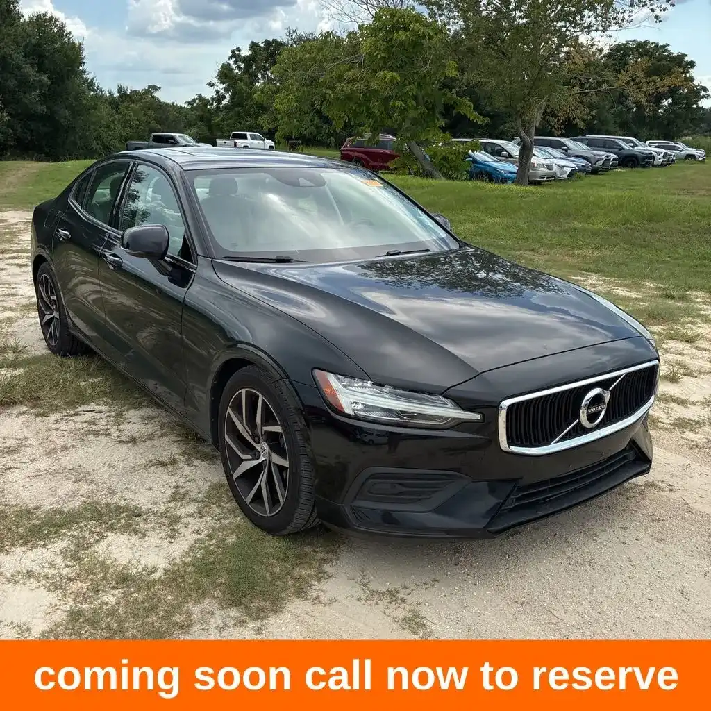 2019 Volvo S60 T6 Momentum AWD's photo