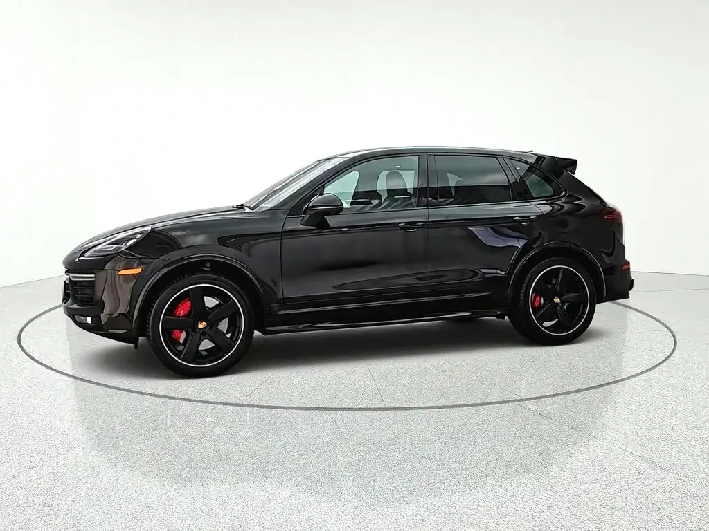 2016 Porsche Cayenne GTS photo 3