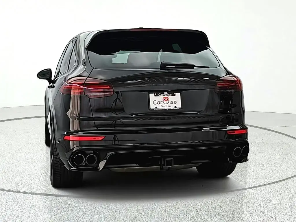 2016 Porsche Cayenne GTS photo 5