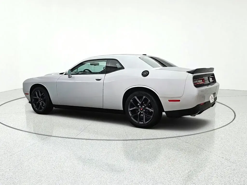 2020 Dodge Challenger SXT Auto photo 5