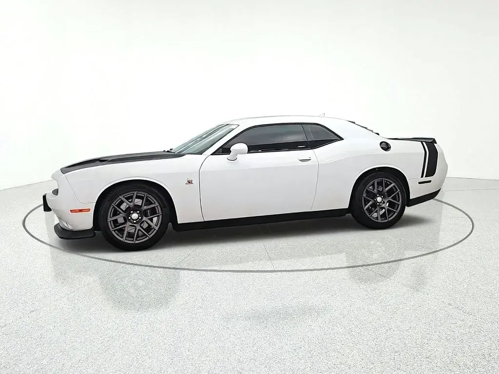 2016 Dodge Challenger Scat Pack photo 4
