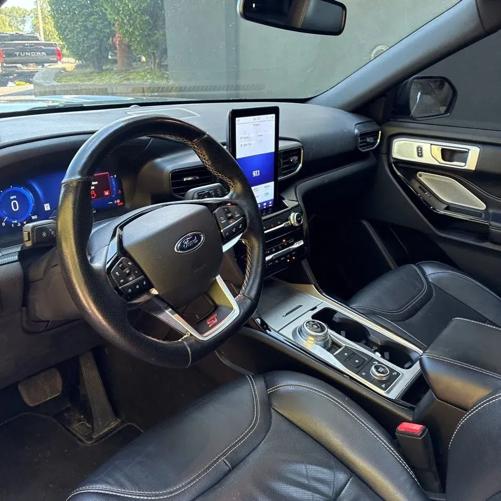 2022 Ford Explorer ST 4WD photo 3