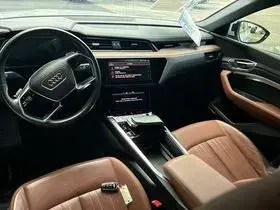 2019 Audi e-tron Premium Plus photo 3