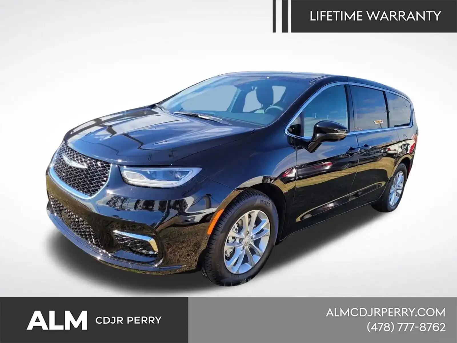2026 Chrysler Pacifica Select's photo