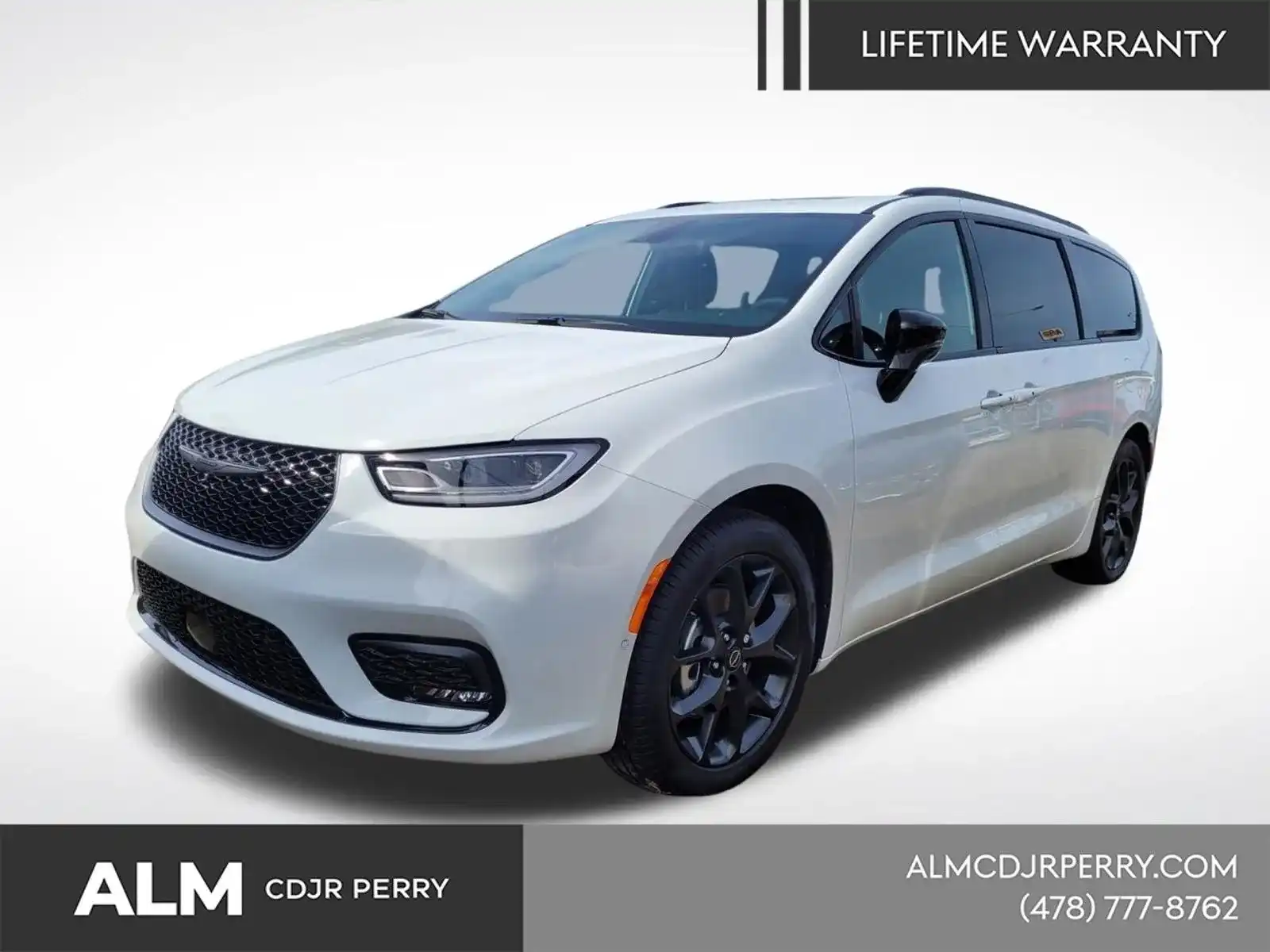 2026 Chrysler Pacifica Limited's photo