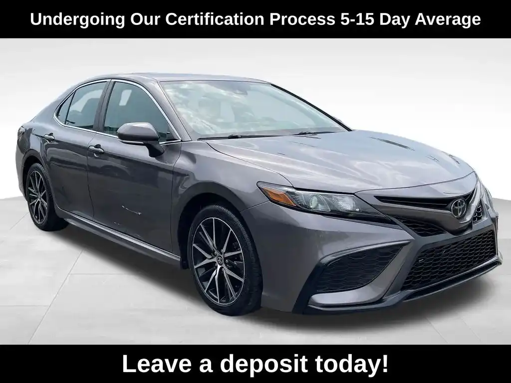 2023 Toyota Camry SE's photo
