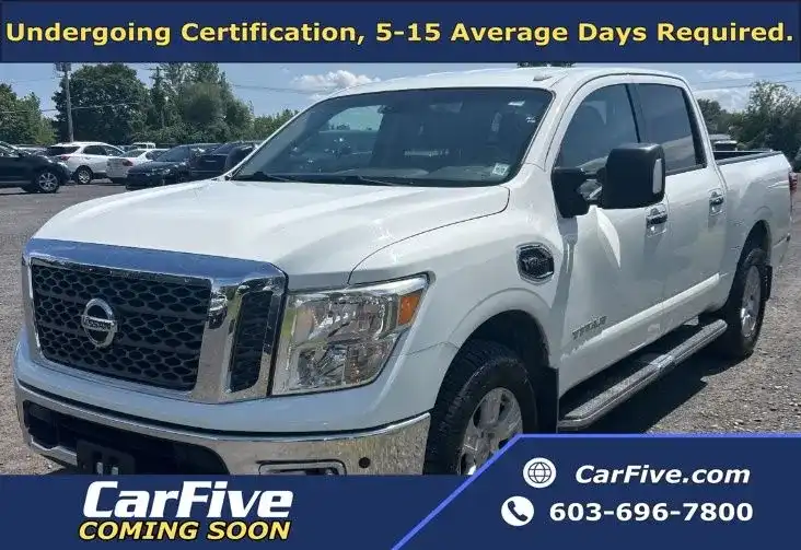 2017 Nissan Titan SV 4X4 Crew Cab's photo