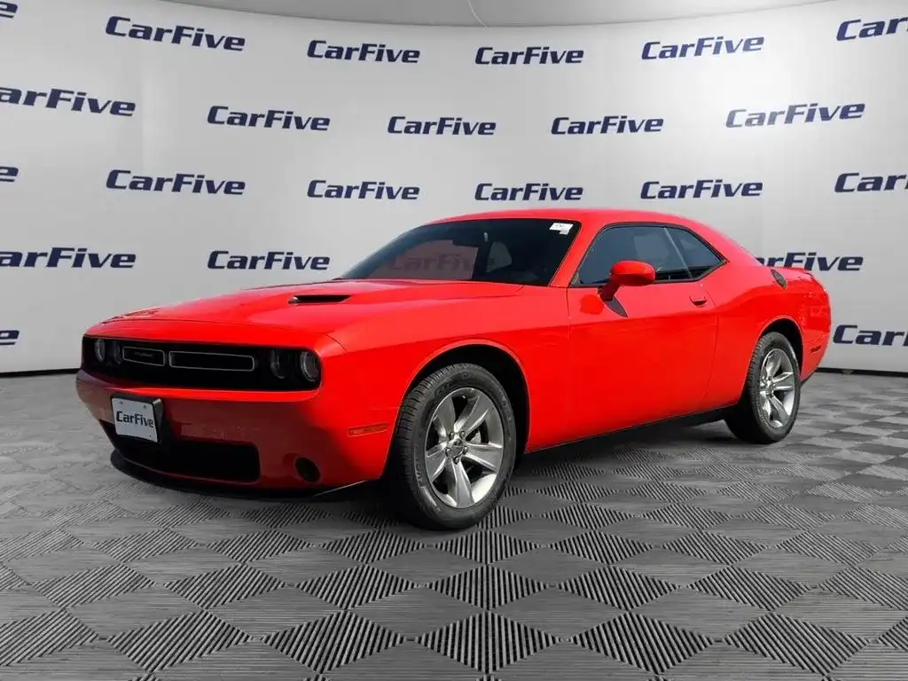 2022 Dodge Challenger SXT Auto's photo