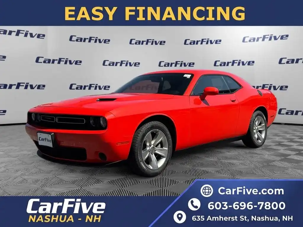 2022 Dodge Challenger SXT Auto's photo